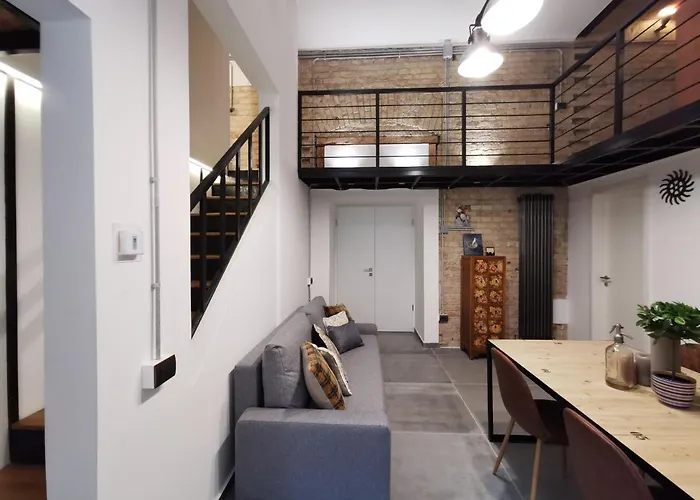 The Address Loft 22ppl Daire